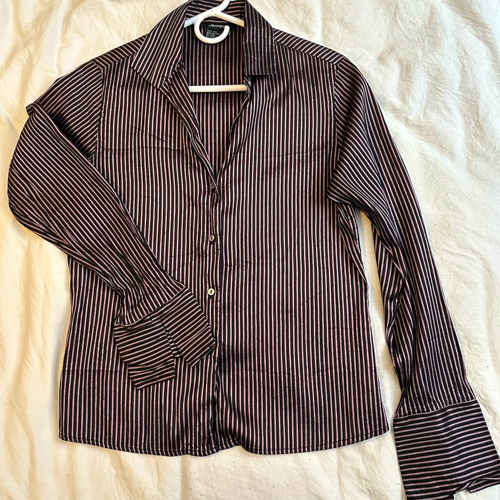 100% Silk Blouse. Gorgeous black and rich purple pinstripe pattern! Size Medium